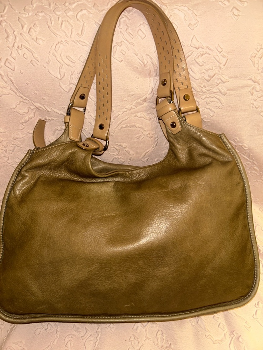 Longchamp Balzane Roots Olive Green Leather Shoulder Bag with Tan Handles - Picture 4 of 12